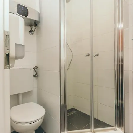 Booze & Snooze Social *