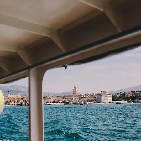 بيت شباب Booze & Snooze Social *