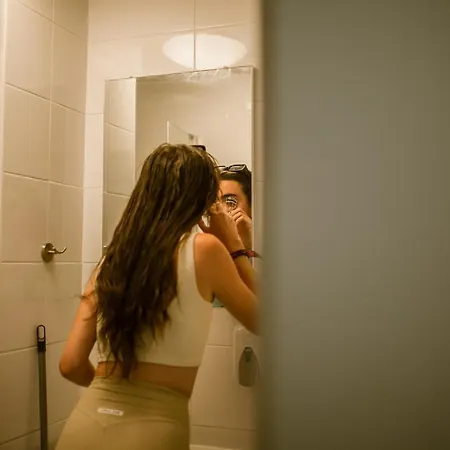 Booze & Snooze Social Σπλιτ