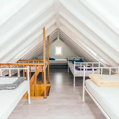 Booze & Snooze Social Hostel *