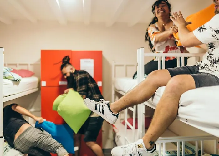 Booze & Snooze Social Vandrarhem